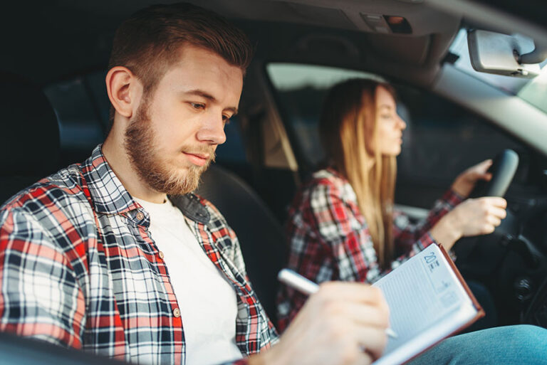 examen pratique auto avec un moniteur