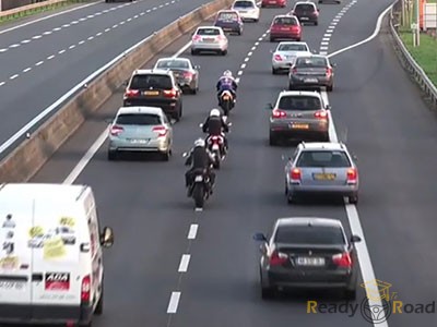 khg4596lkj remonter les files en moto sur autoroute